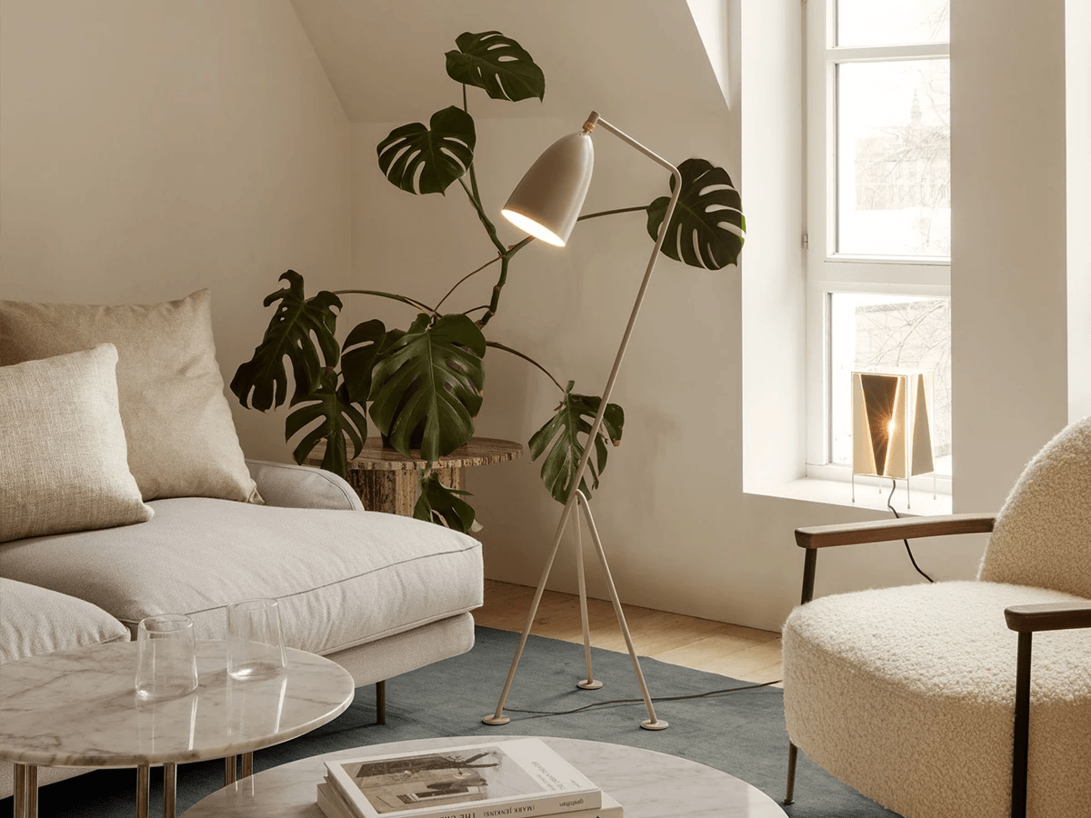 Lean Floor Lamp