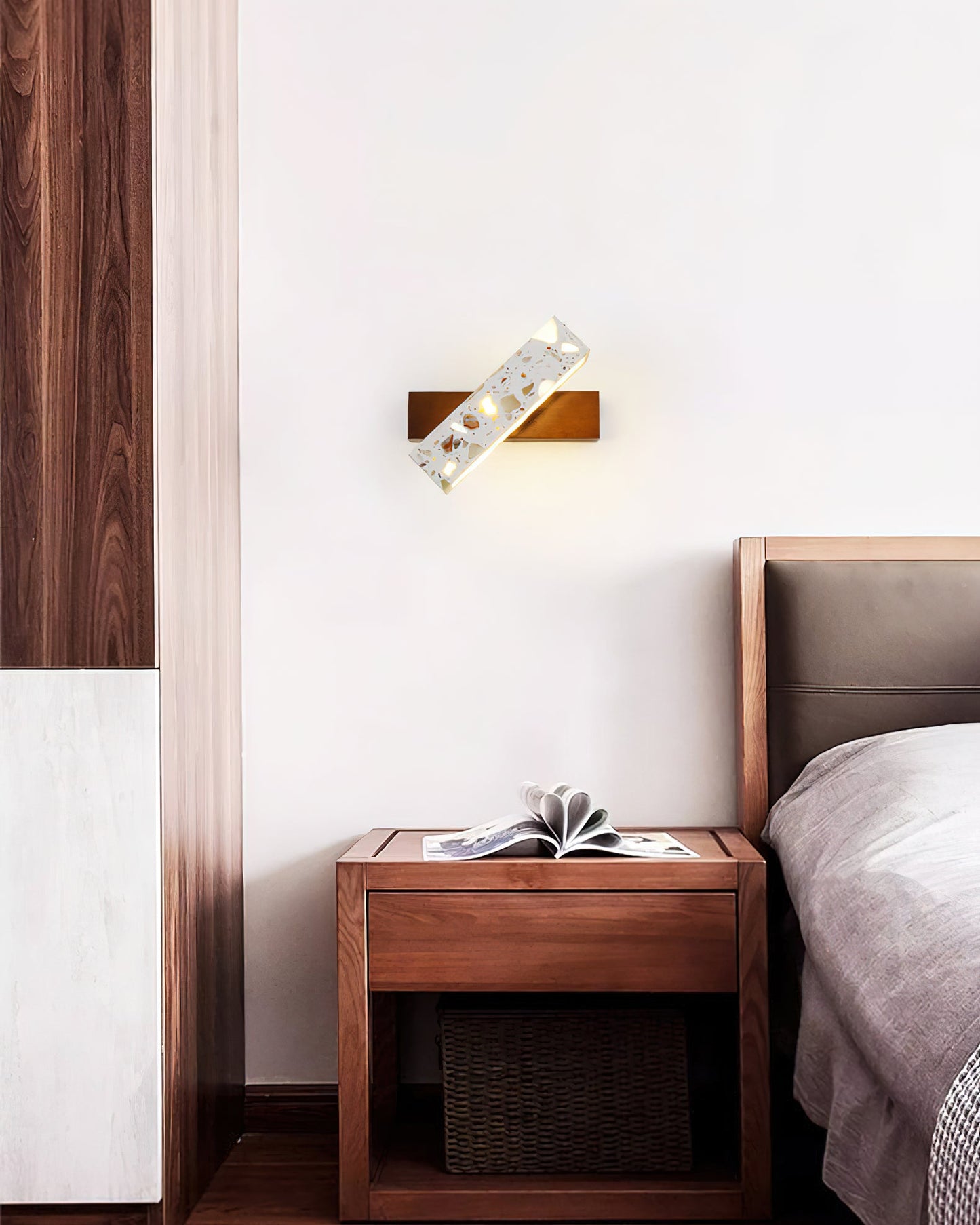 Andre Wall Lamp