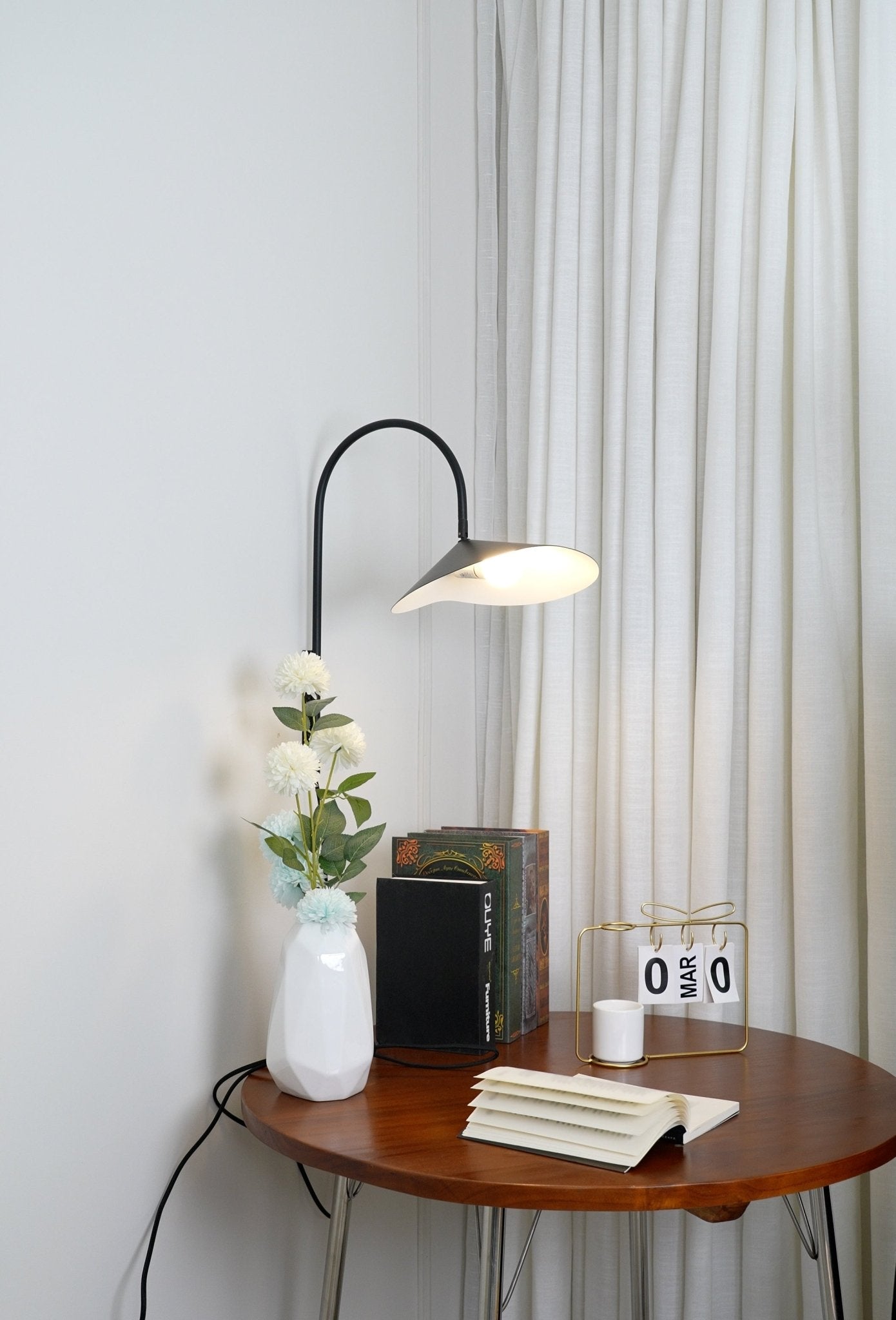 Alocasia Swivel Plug-in Wall Lamp