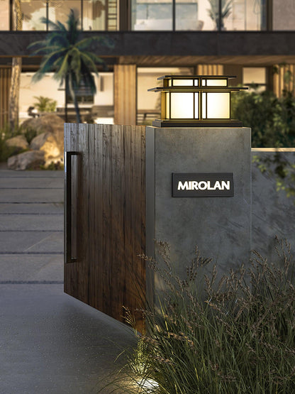 Boilyn Pillar Outdoor Light