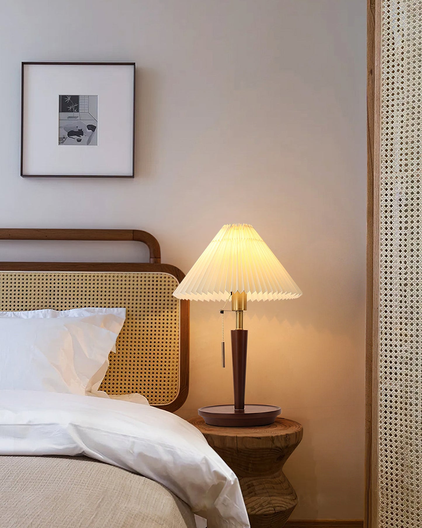 Cone Pleated Fabric Table Lamp