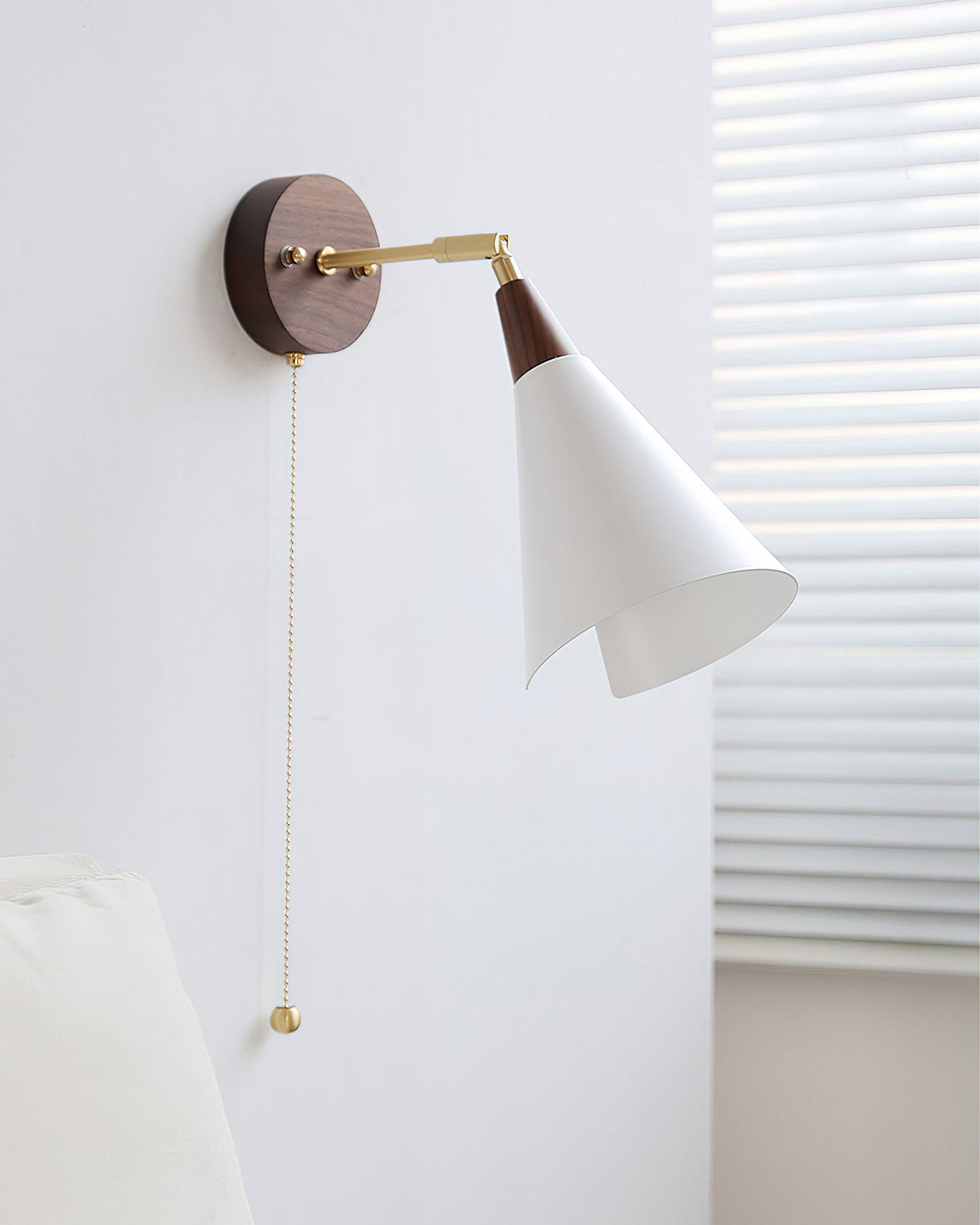 Fleka Wall Lamp