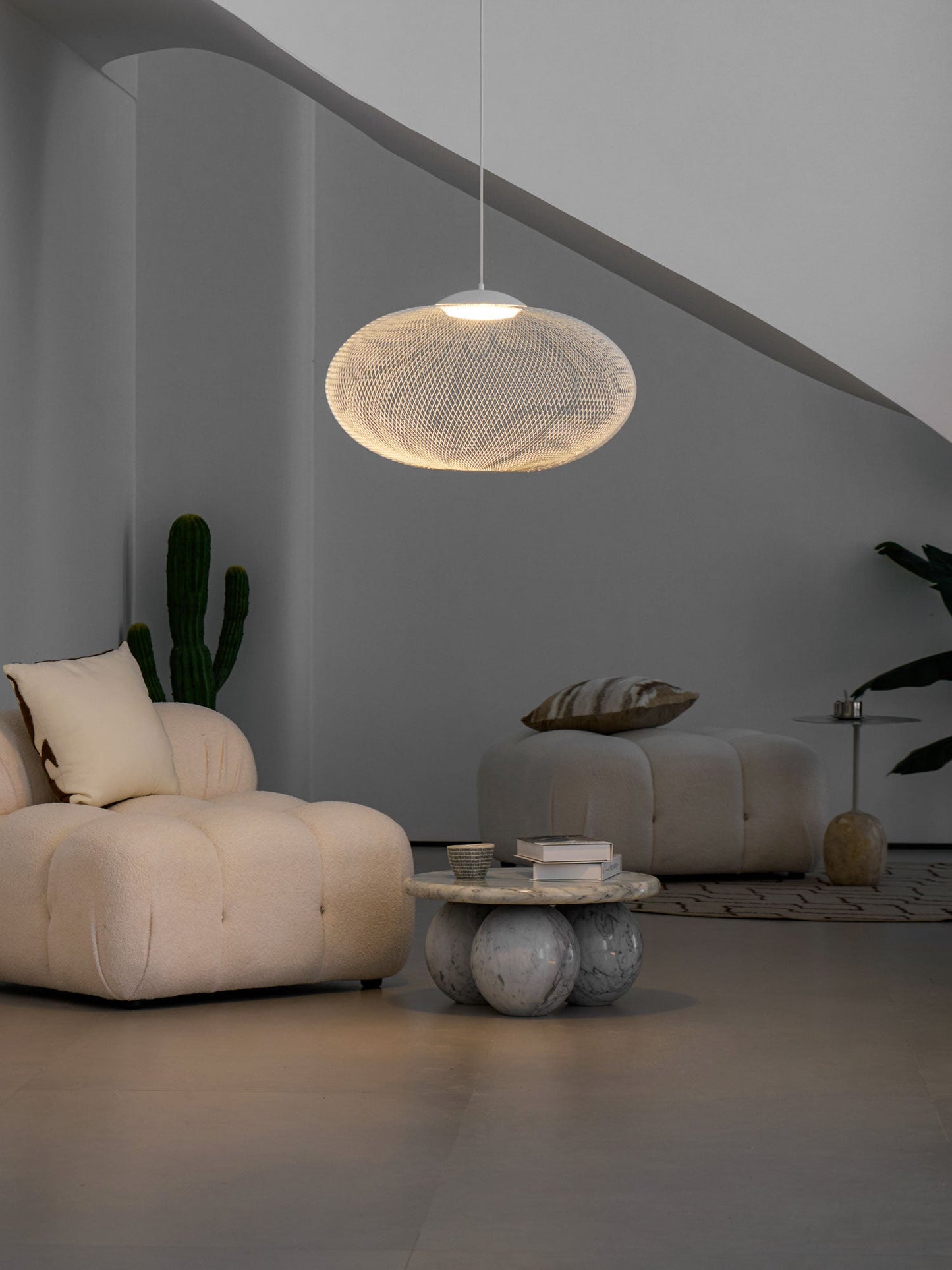 Metallic Meshwork Pendant Lamp