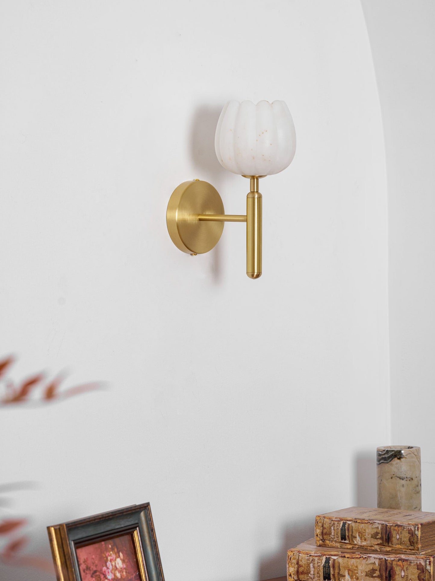 Mian Alabaster Wall Lamp