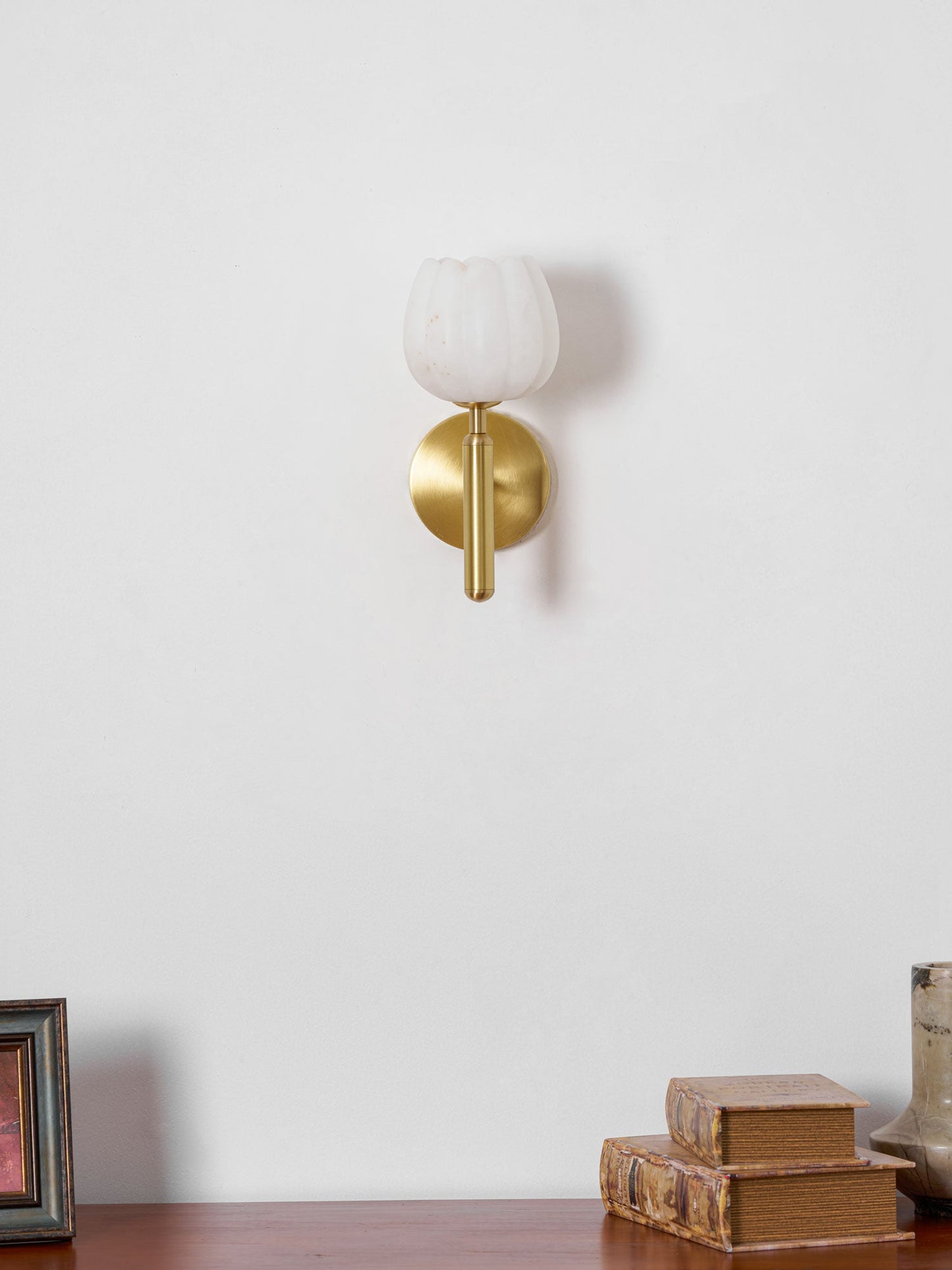 Mian Alabaster Wall Lamp