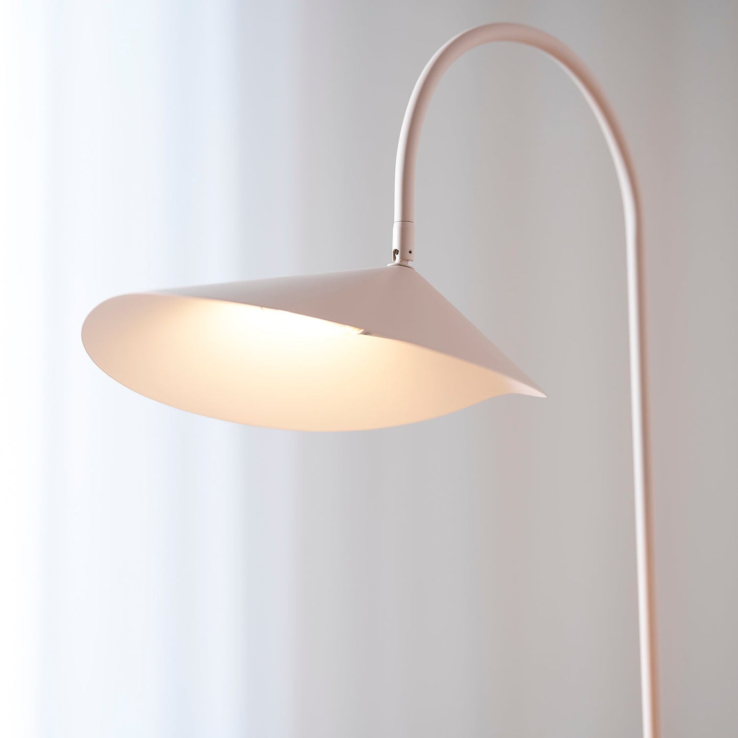 Arum Floor Lamp