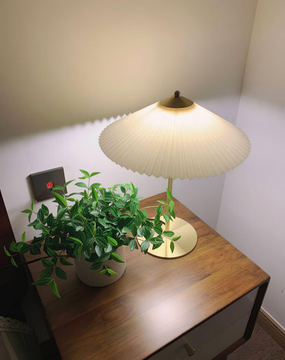 Perla Pleated Table Lamp