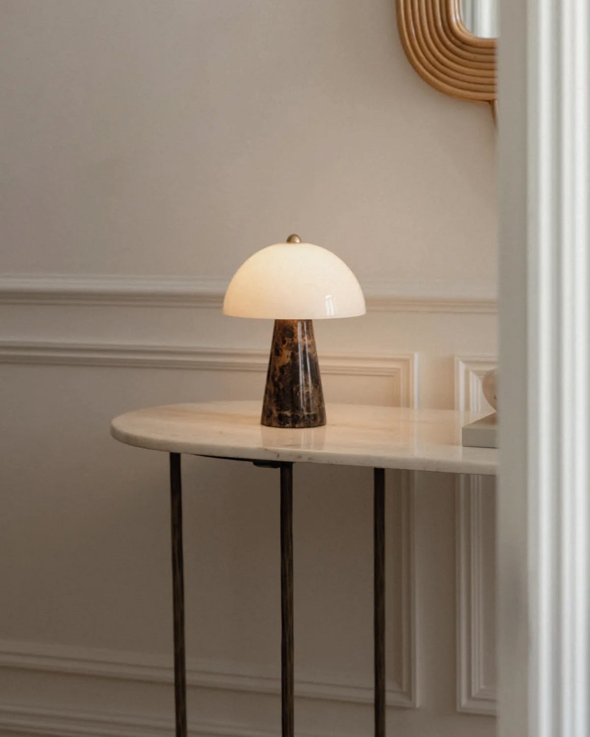 Pierre Table Light
