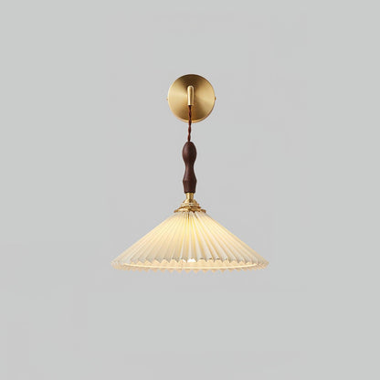 Pleated Wooden Wall Lamp