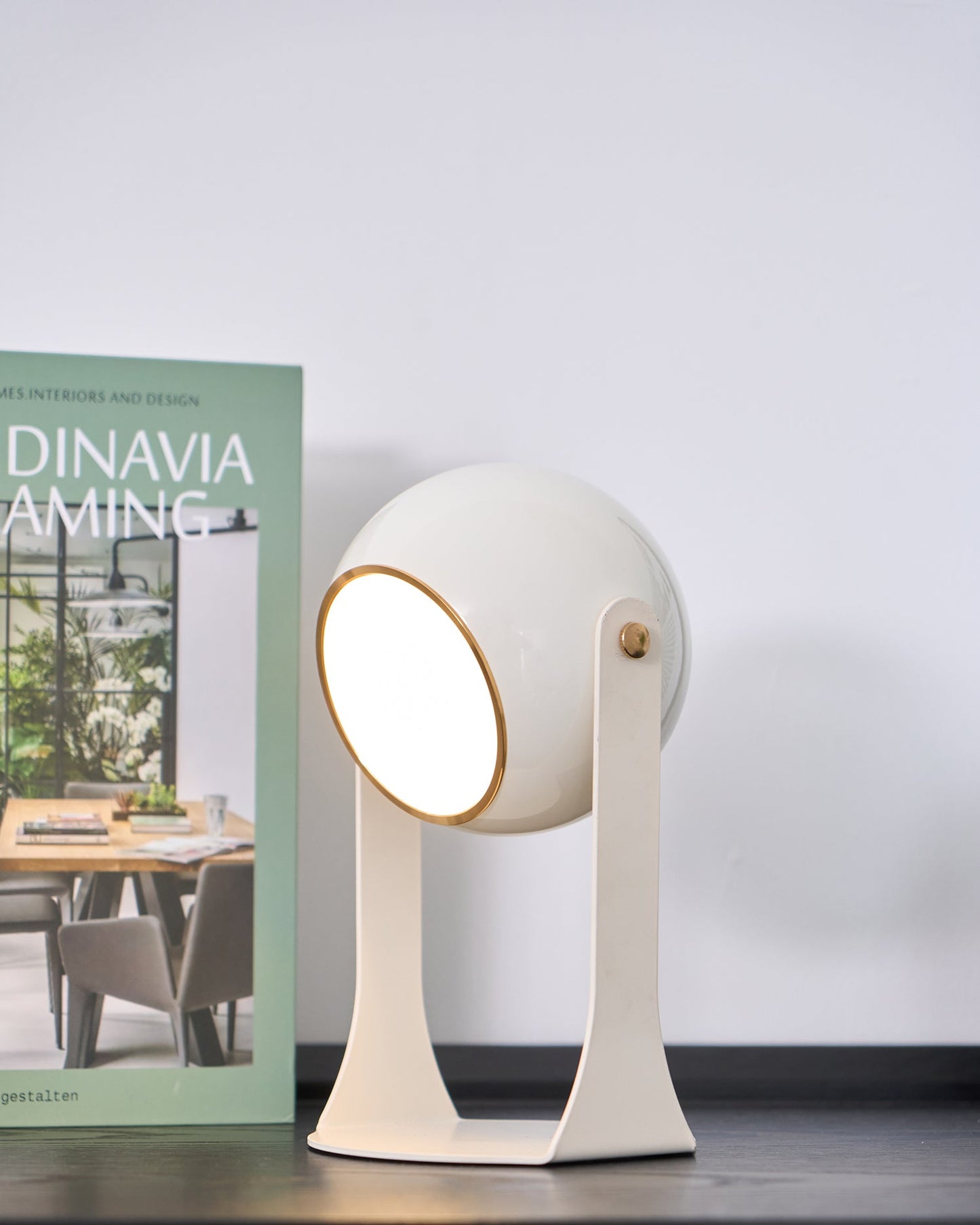 Svejk Table Lamp (Built-in Battery)