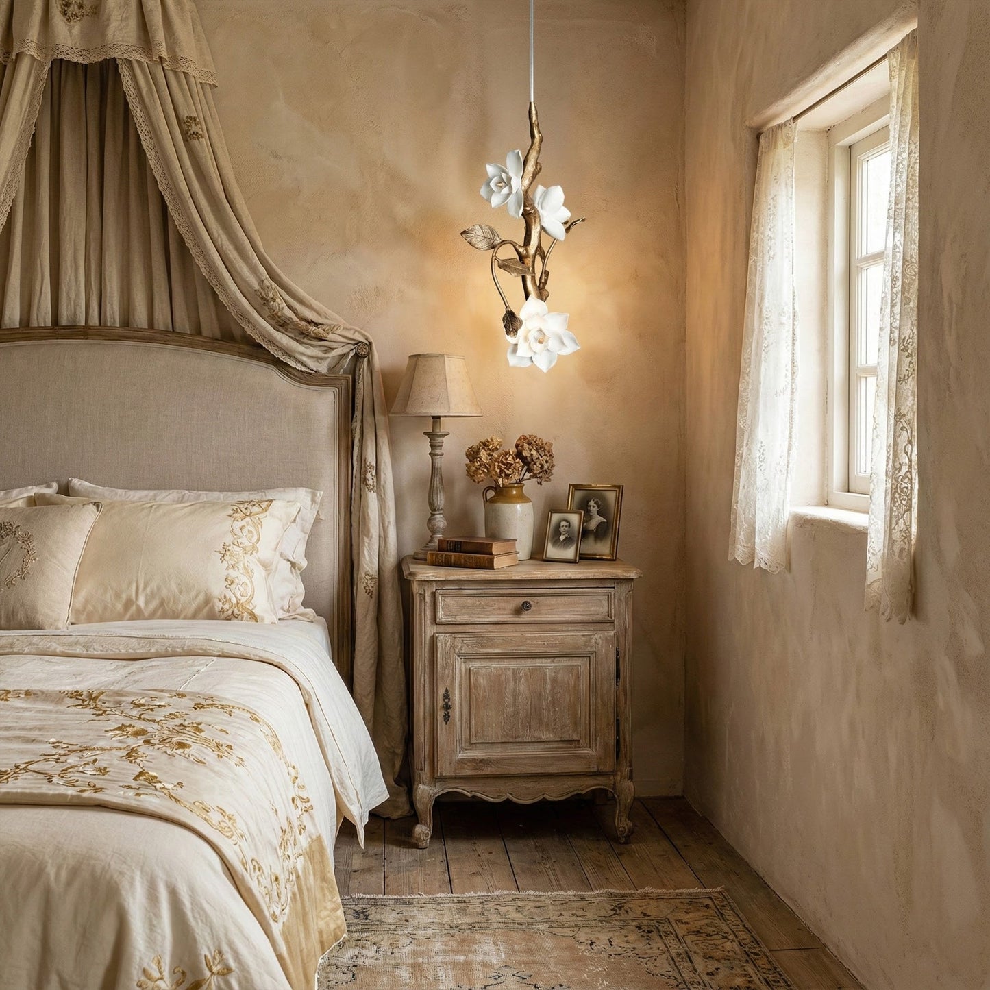 Thylane Flower Pendant Light