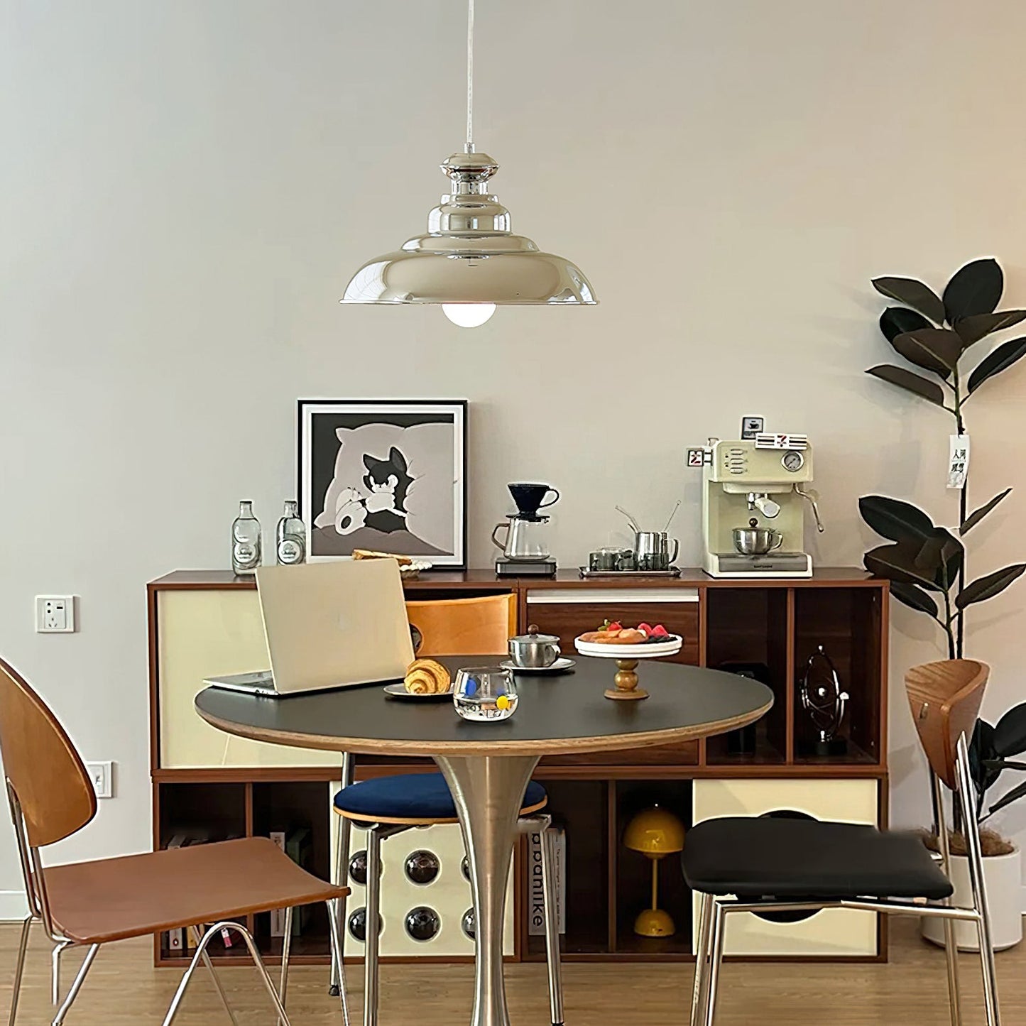 Vickie Pendant Light