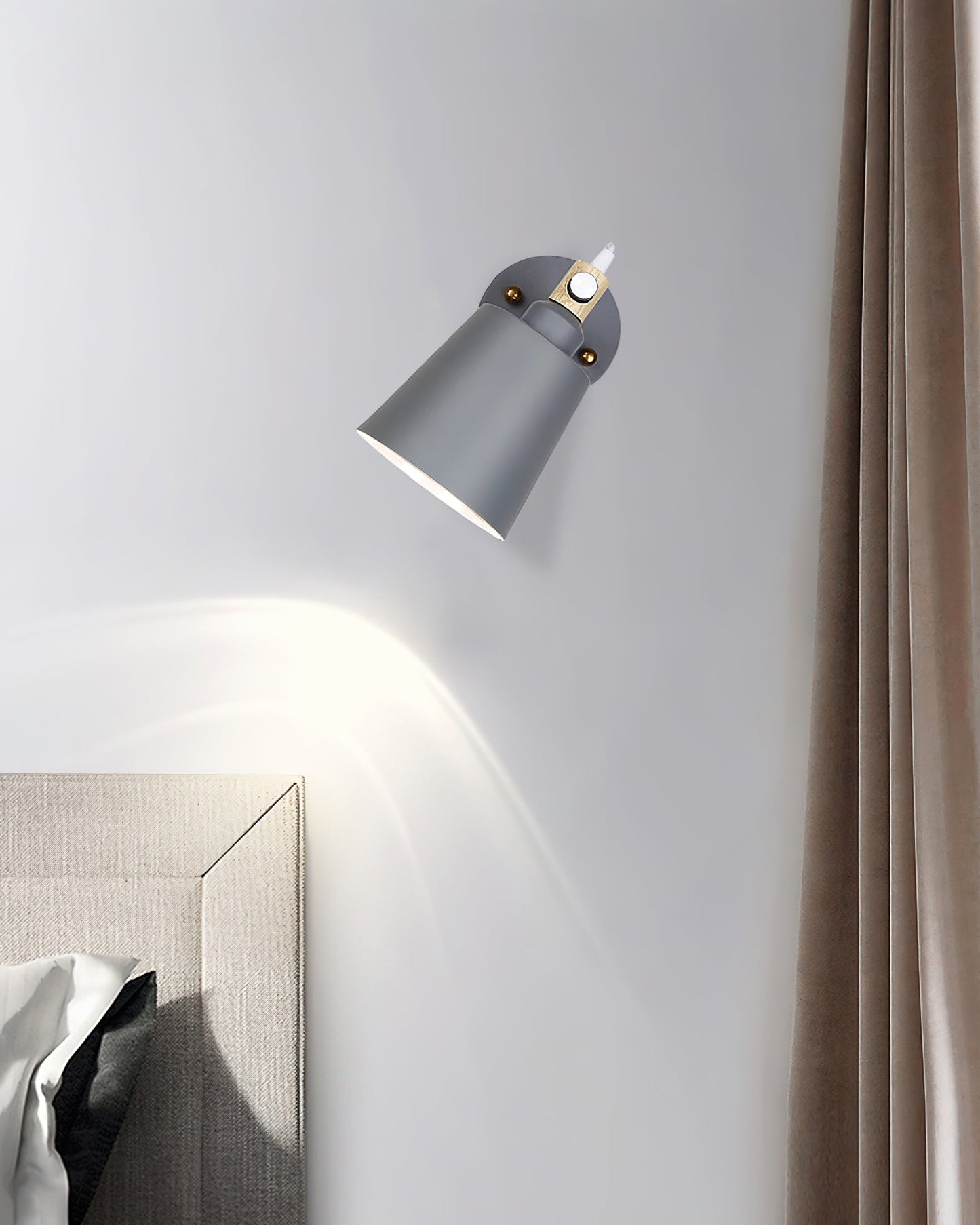 Copita Wall Lamp